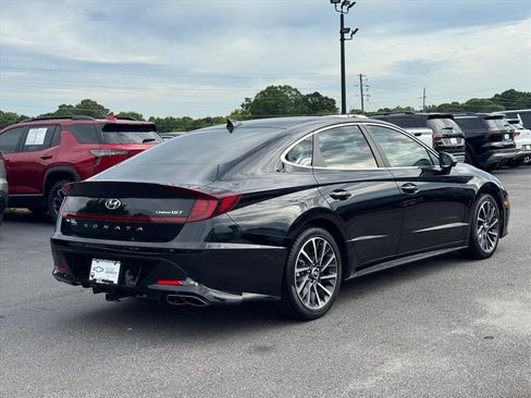 Used 2023 Hyundai Sonata Limited w/ Preferred Accessory Package FWD image 3