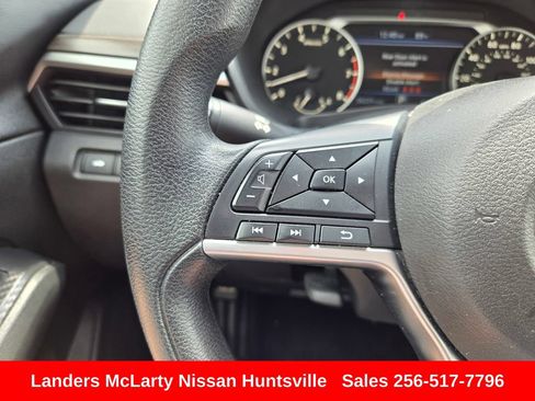 Used 2024 Nissan Altima 2.5 SV FWD image 24
