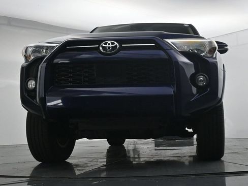 Used 2020 Toyota 4Runner SR5 Premium w/ Moonroof Package AWD/4WD image 19
