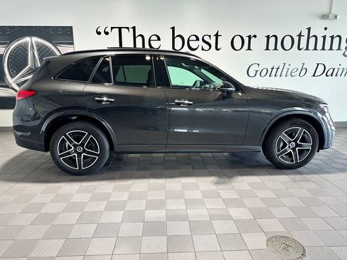 Used 2025 Mercedes-Benz GLC 300 4MATIC image 3