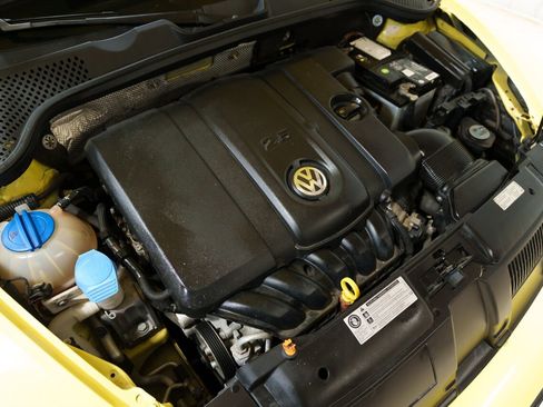 Used 2013 Volkswagen Beetle 2.5 image 24