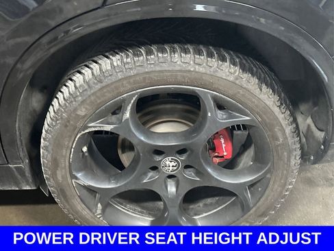 Used 2024 Alfa Romeo Stelvio Veloce image 13