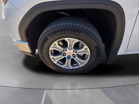 Used 2024 GMC Sierra 1500 SLT image 10