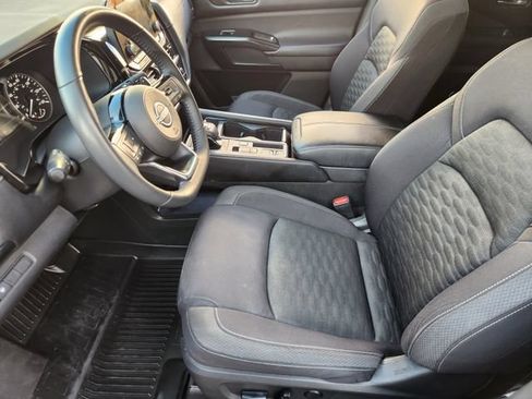 Used 2022 Nissan Pathfinder SV FWD image 12