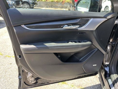 Used 2023 Cadillac XT6 Sport AWD/4WD image 13