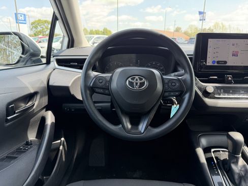 Used 2024 Toyota Corolla LE image 21