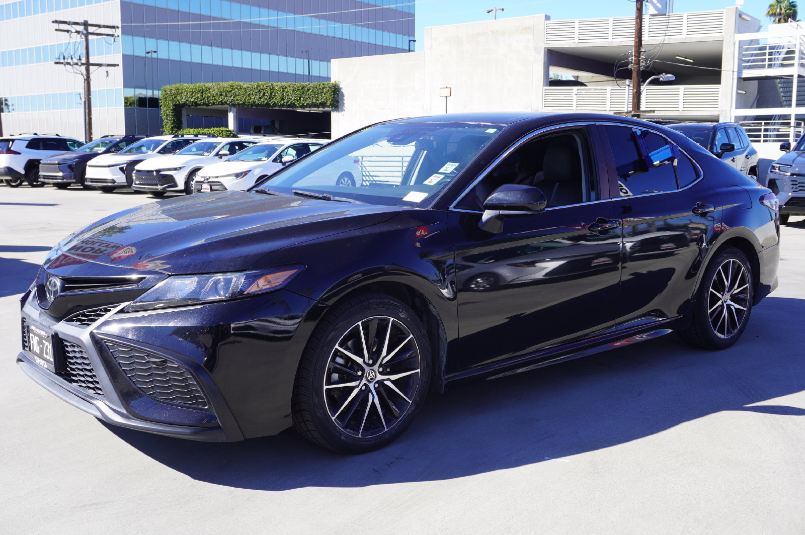 Certified 2021 Toyota Camry SE FWD image 4