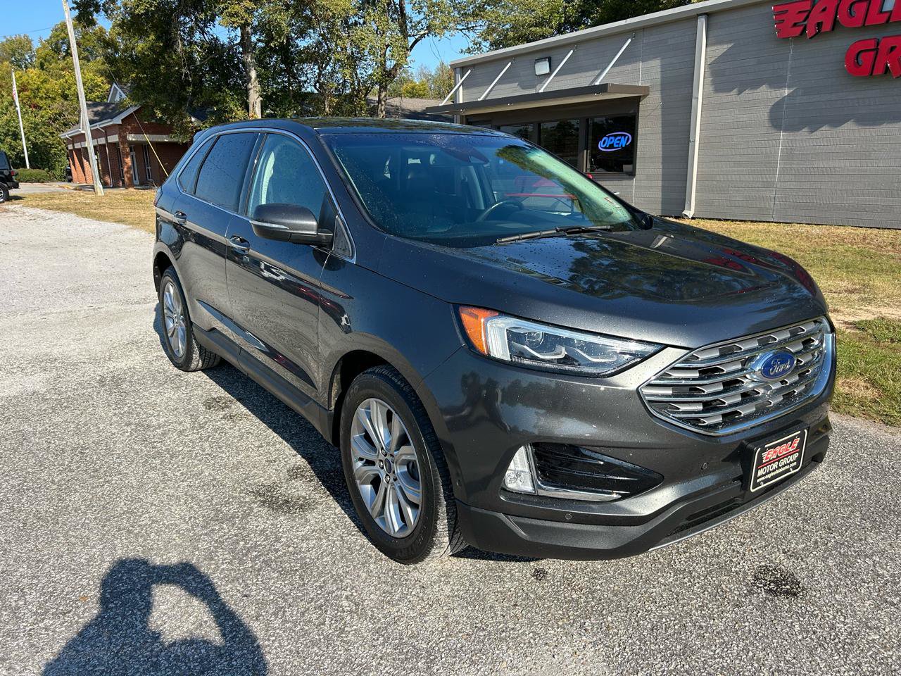Used 2019 Ford Edge Titanium w/ Equipment Group 301A FWD image 7