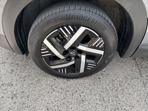 Used 2025 Nissan Kicks SV image 25