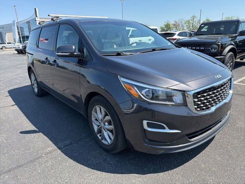 Used 2020 Kia Sedona EX FWD image 2