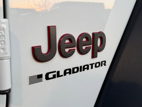 Certified 2023 Jeep Gladiator Rubicon w/ Trailer Tow Package image 28