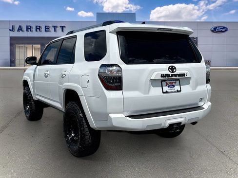 Used 2024 Toyota 4Runner SR5 AWD/4WD image 5