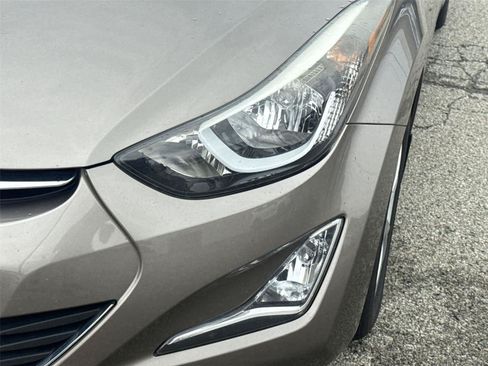 Used 2016 Hyundai Elantra Value Edition FWD image 9