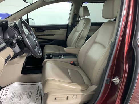 Used 2018 Honda Odyssey Touring image 14