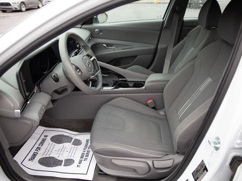 Used 2023 Hyundai Elantra Blue image 20