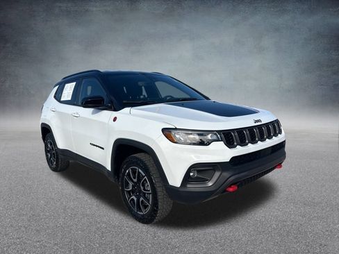 Certified 2024 Jeep Compass Trailhawk image 2