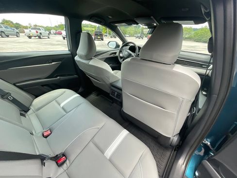 Used 2026 Toyota Camry SE w/ Convenience Package FWD image 10