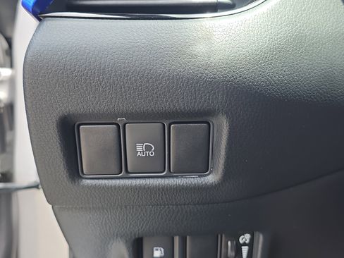Used 2020 Toyota C-HR XLE FWD image 28