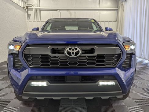 Used 2024 Toyota Tacoma TRD Off-Road AWD/4WD image 4