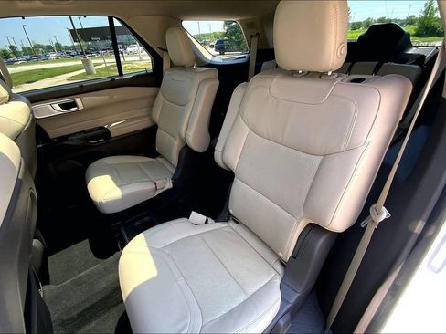 Used 2020 Ford Explorer Platinum w/ Premium Technology Package AWD/4WD image 25