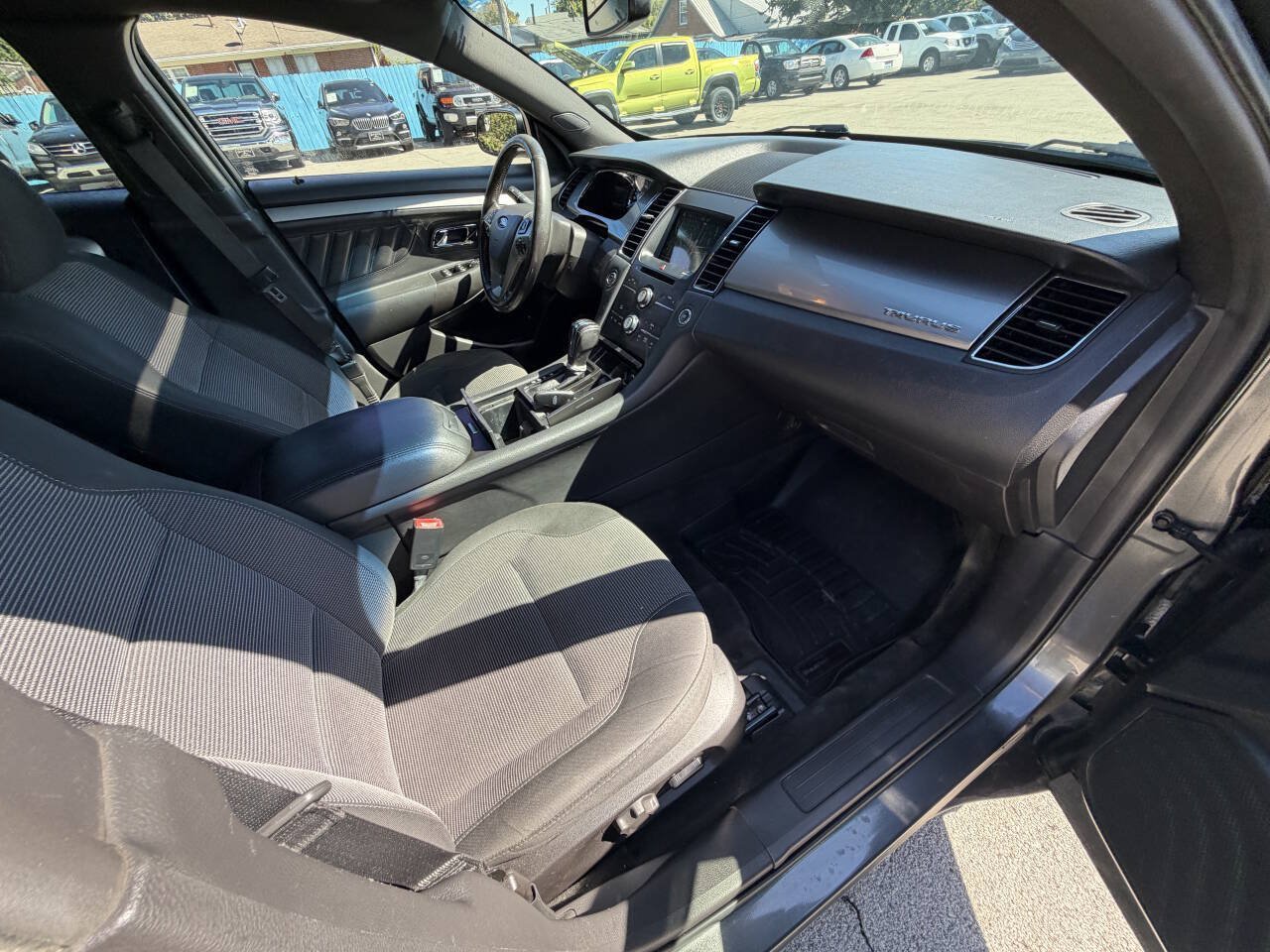 Used 2016 Ford Taurus SEL w/ Equipment Group 201A FWD image 17