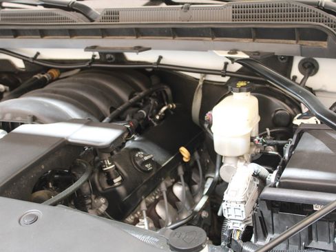 Used 2018 Chevrolet Silverado 1500 LT w/ All Star Edition image 35