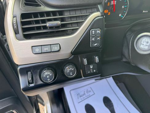 Used 2019 GMC Yukon XL Denali w/ Open Road Package AWD/4WD image 16