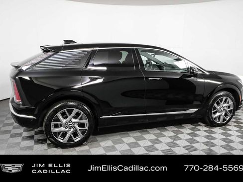 Used 2025 Cadillac Optiq Luxury 2 w/ LPO, Floor Liner Package AWD/4WD image 2