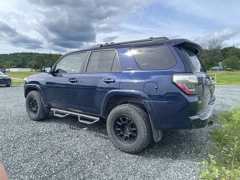 Used 2022 Toyota 4Runner SR5 Premium w/ Moonroof Package AWD/4WD image 3