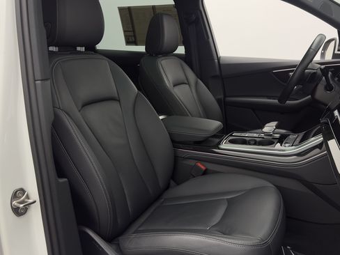 Used 2025 Audi Q7 3.0T Premium Plus AWD/4WD image 44