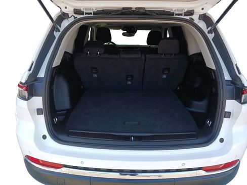 Used 2023 Jeep Grand Cherokee Laredo RWD image 13