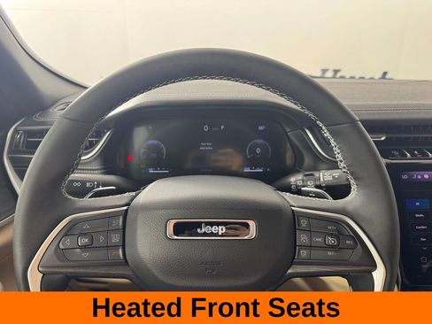 Used 2025 Jeep Grand Cherokee Limited w/ Luxury Tech Group II image 14