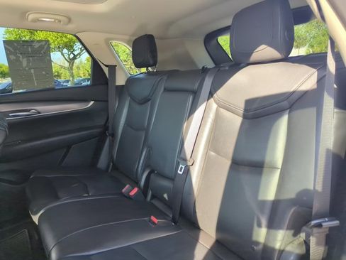 Used 2017 Cadillac XT5 Luxury w/ LPO, Wheel Lock Package FWD image 21