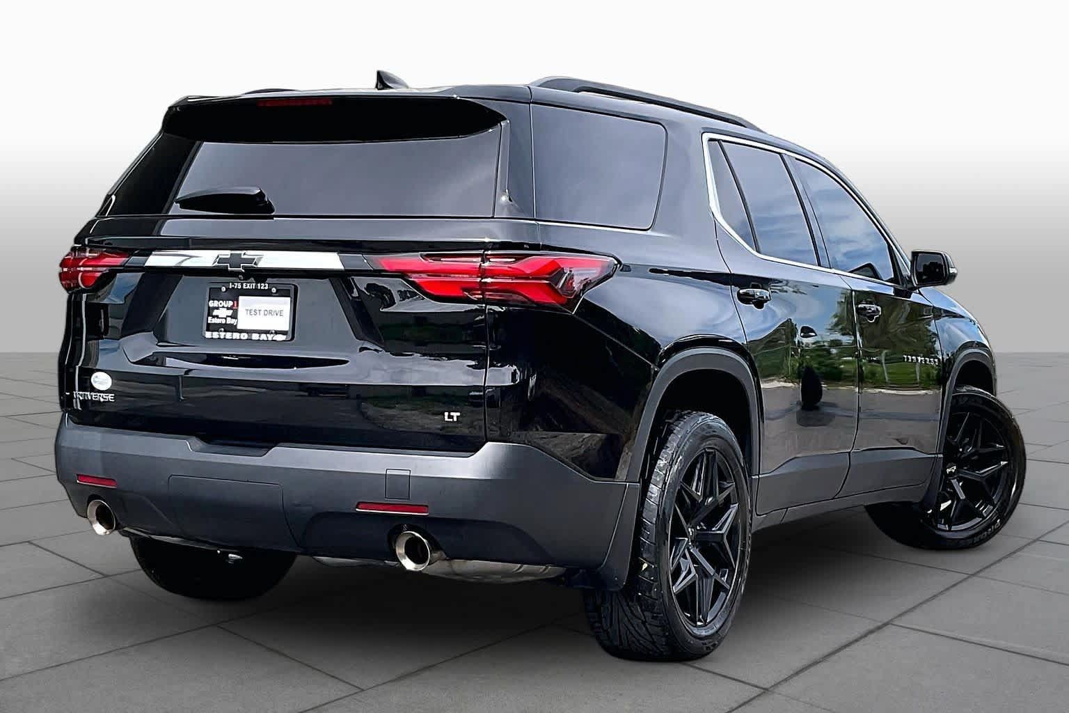 Used 2023 Chevrolet Traverse LT FWD image 13