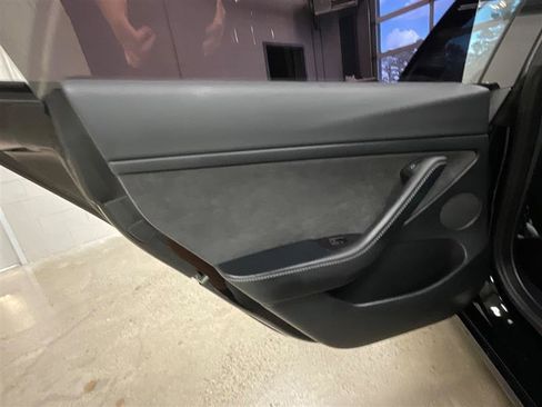 Used 2022 Tesla Model 3 Long Range AWD/4WD image 18