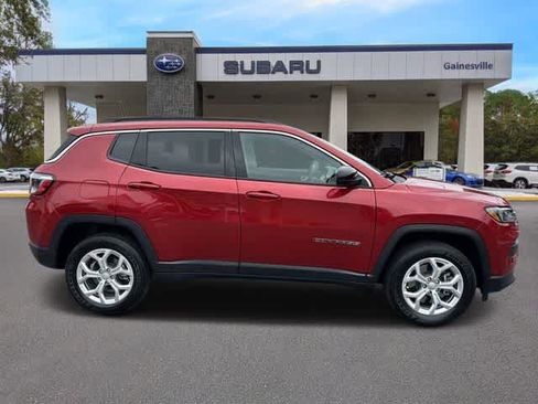 Used 2024 Jeep Compass Latitude w/ Convenience Group AWD/4WD image 7
