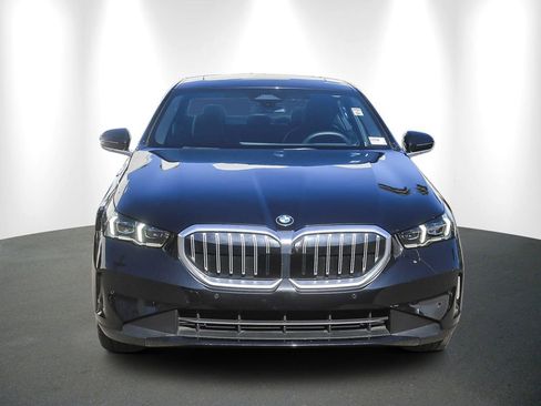 Certified 2025 BMW 530i RWD image 2