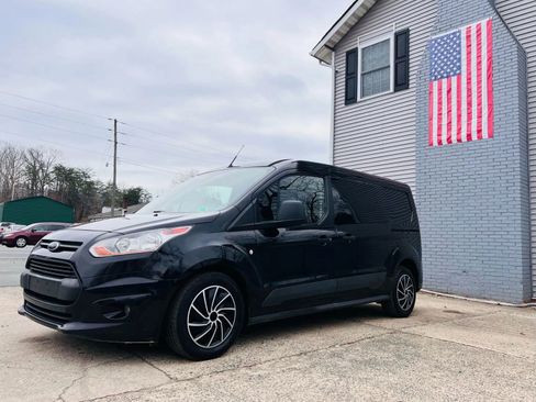 Used 2017 Ford Transit Connect XLT image 2