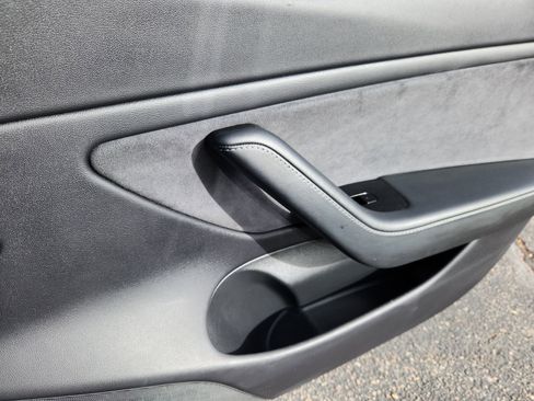 Used 2018 Tesla Model 3 Long Range image 14