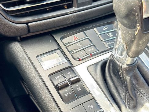 Used 2020 Porsche Macan S image 17