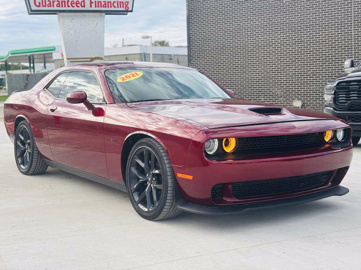 Used 2021 Dodge Challenger R/T w/ Blacktop Package RWD image 5