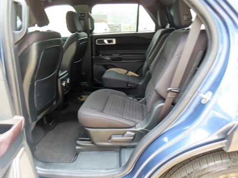Used 2020 Ford Explorer XLT RWD image 17