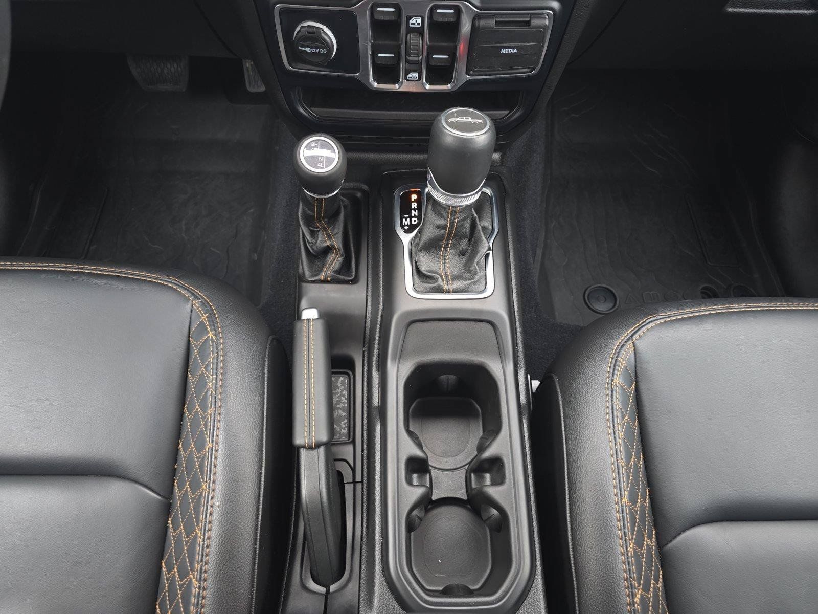 Used 2023 Jeep Gladiator Overland AWD/4WD image 14