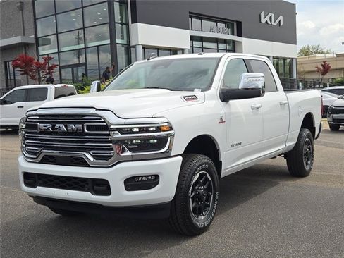 Used 2026 RAM 2500 Laramie AWD/4WD image 3