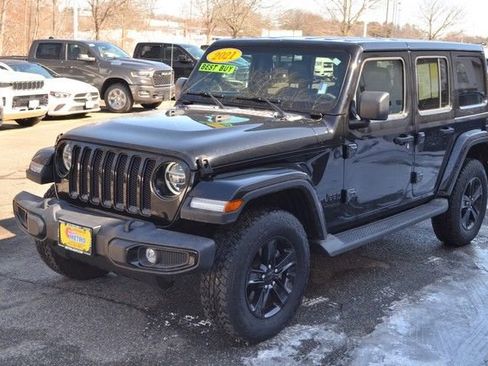 Used 2021 Jeep Wrangler Unlimited Sahara image 4
