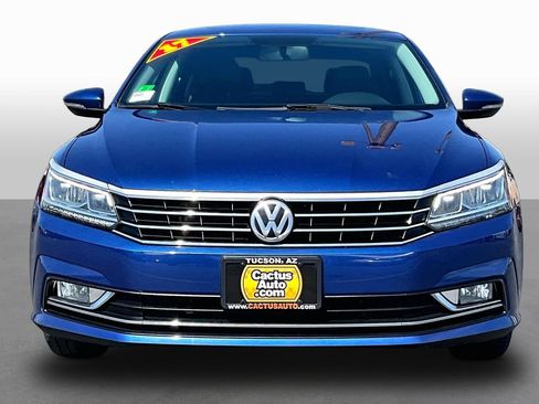 Used 2017 Volkswagen Passat 1.8T SE w/ SE Lighting Package FWD image 3