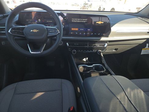 New 2026 Chevrolet Traverse LT image 12