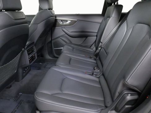 Used 2025 Audi Q7 3.0T Prestige w/ Prestige Package image 40