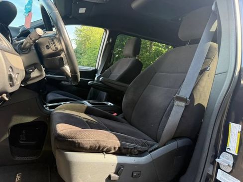 Used 2014 Dodge Grand Caravan SXT w/ UConnect Hands-Free Group FWD image 10