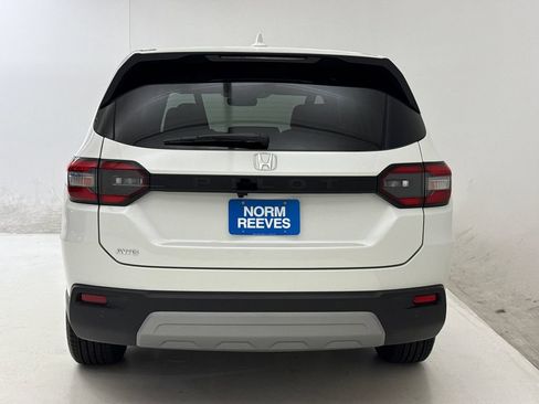 Certified 2025 Honda Pilot EX-L image 8